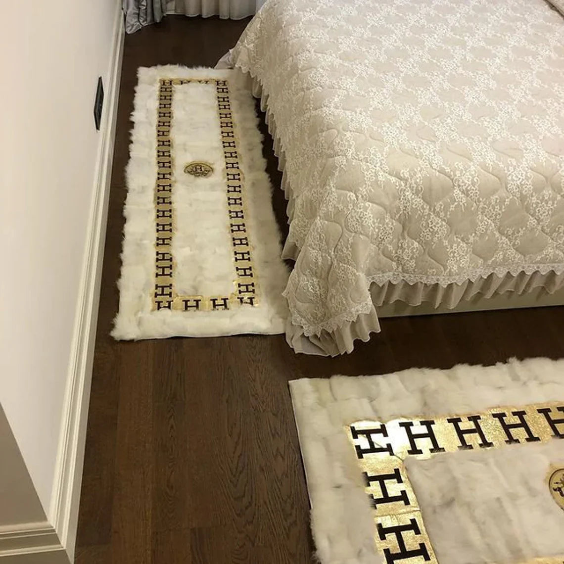 Customized White Gold Sheepskin Bedroom Rug , Handmade Fluffy Soft Rug