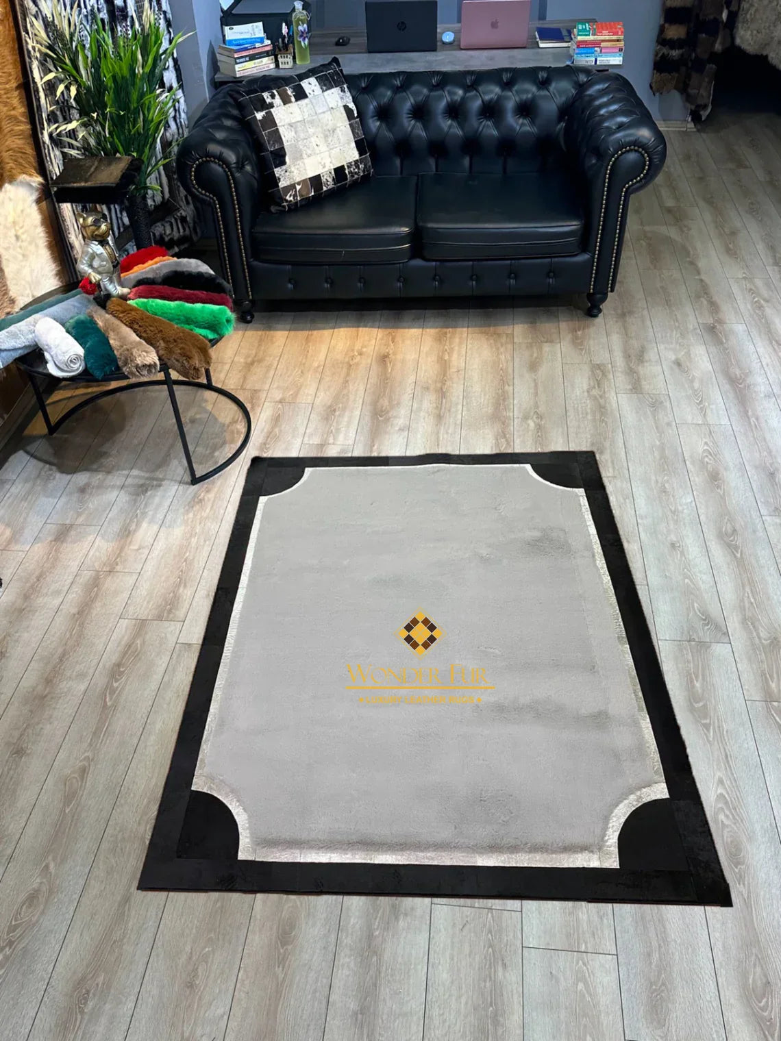 Luxury Handmade Gray And Black Faux Fur Living Room Rug , Plush Carpet