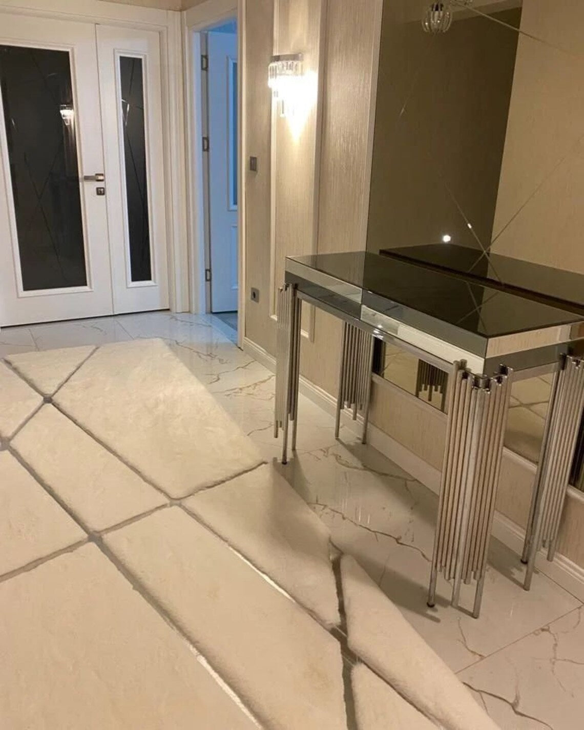 Luxury Soft White And Silver Faux Fur Corridor Rug , Plush Fluffy Rug