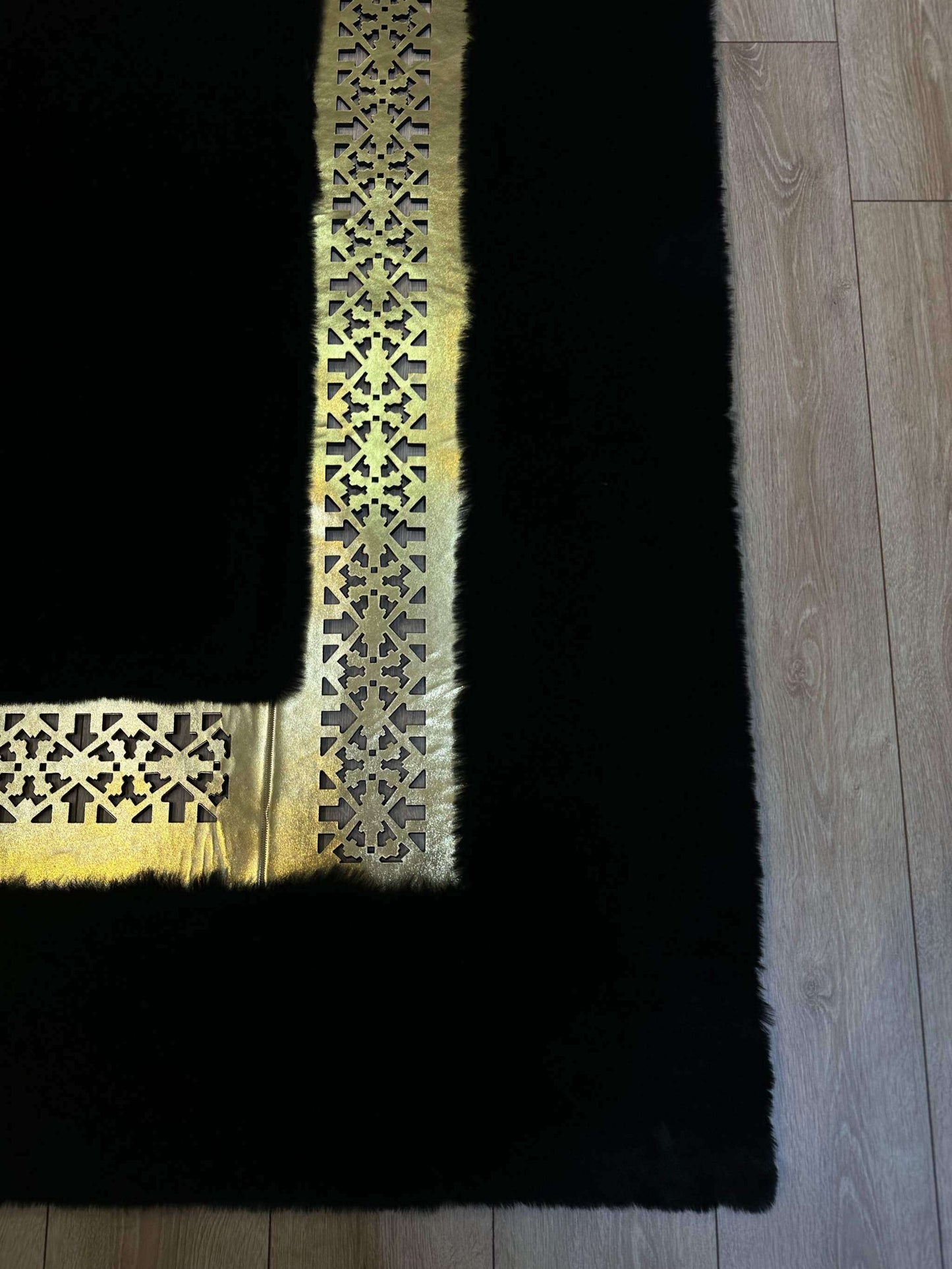 Unique Modern Handmade Black Gold Faux Fur Living Room Rug ā Soft & Plush