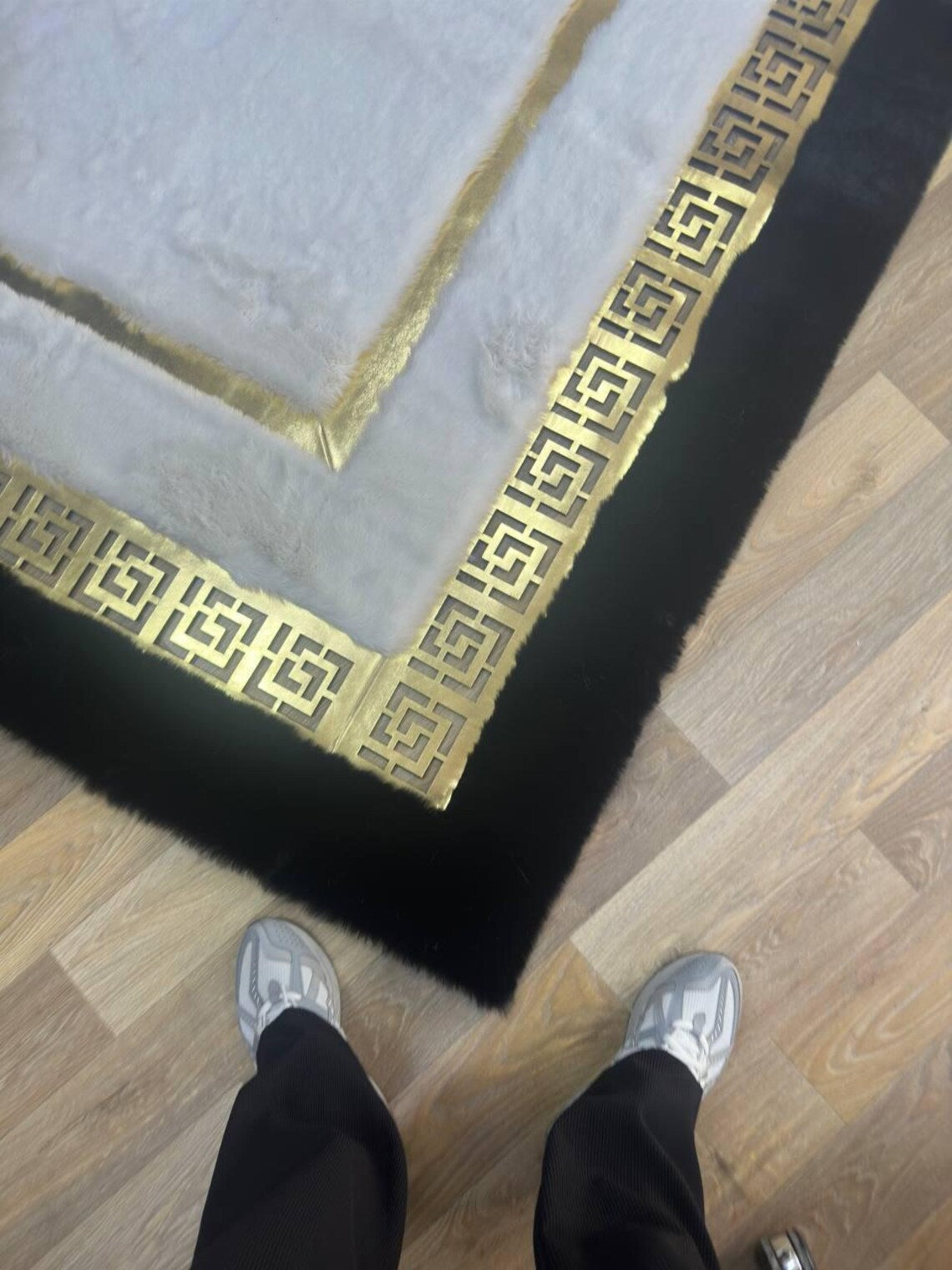 Elegant Modern Handmade Black White Faux Fur Living Room Rug ,Fluffy Soft Rug