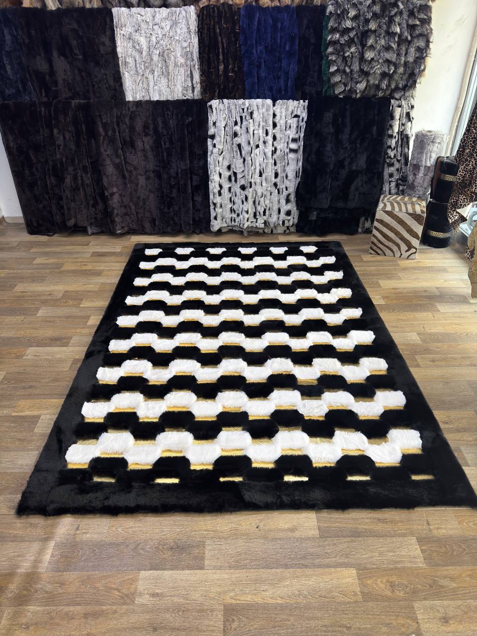 Black & White Geometric Plush Area Rug