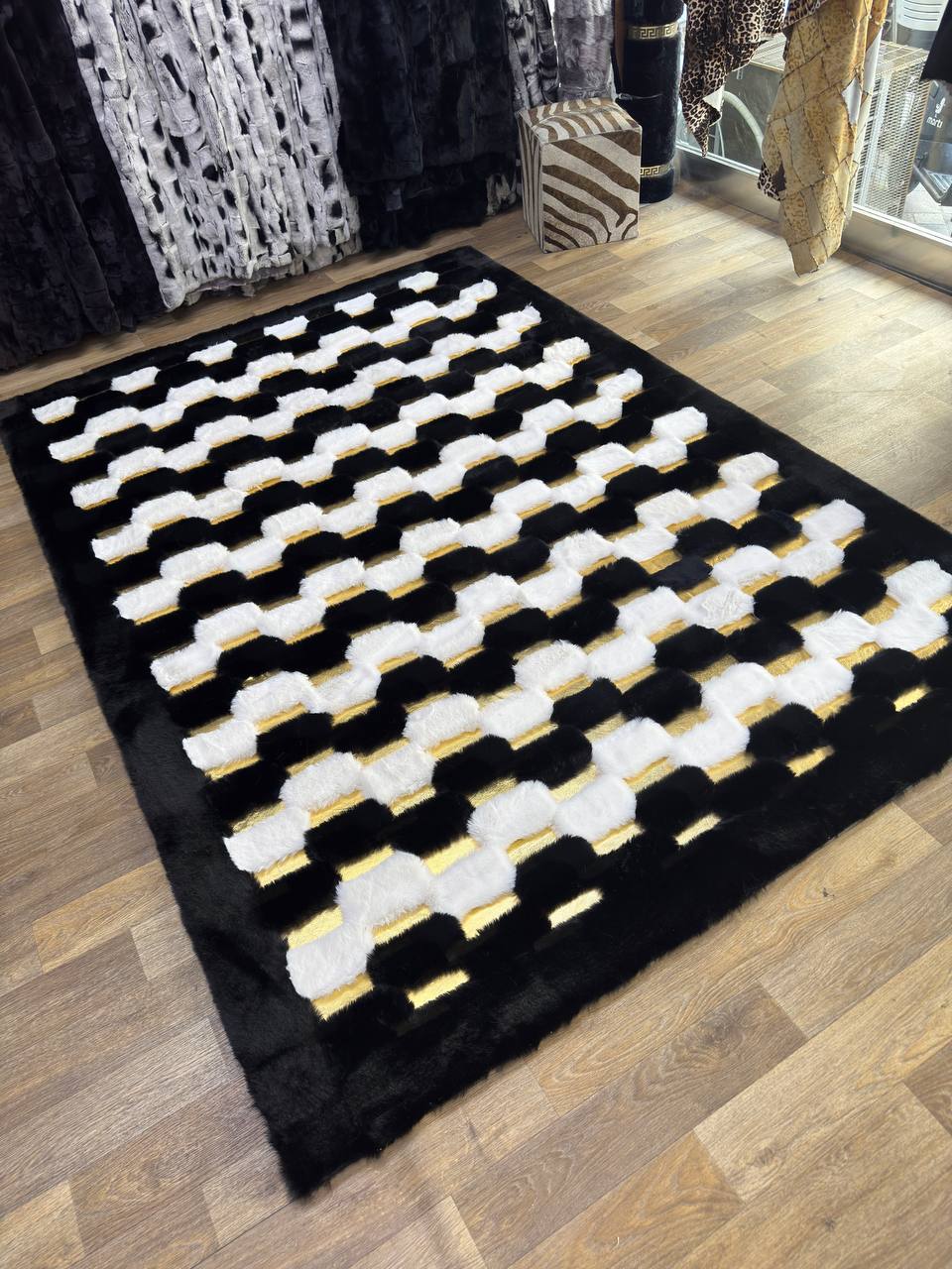 Black & White Geometric Plush Area Rug