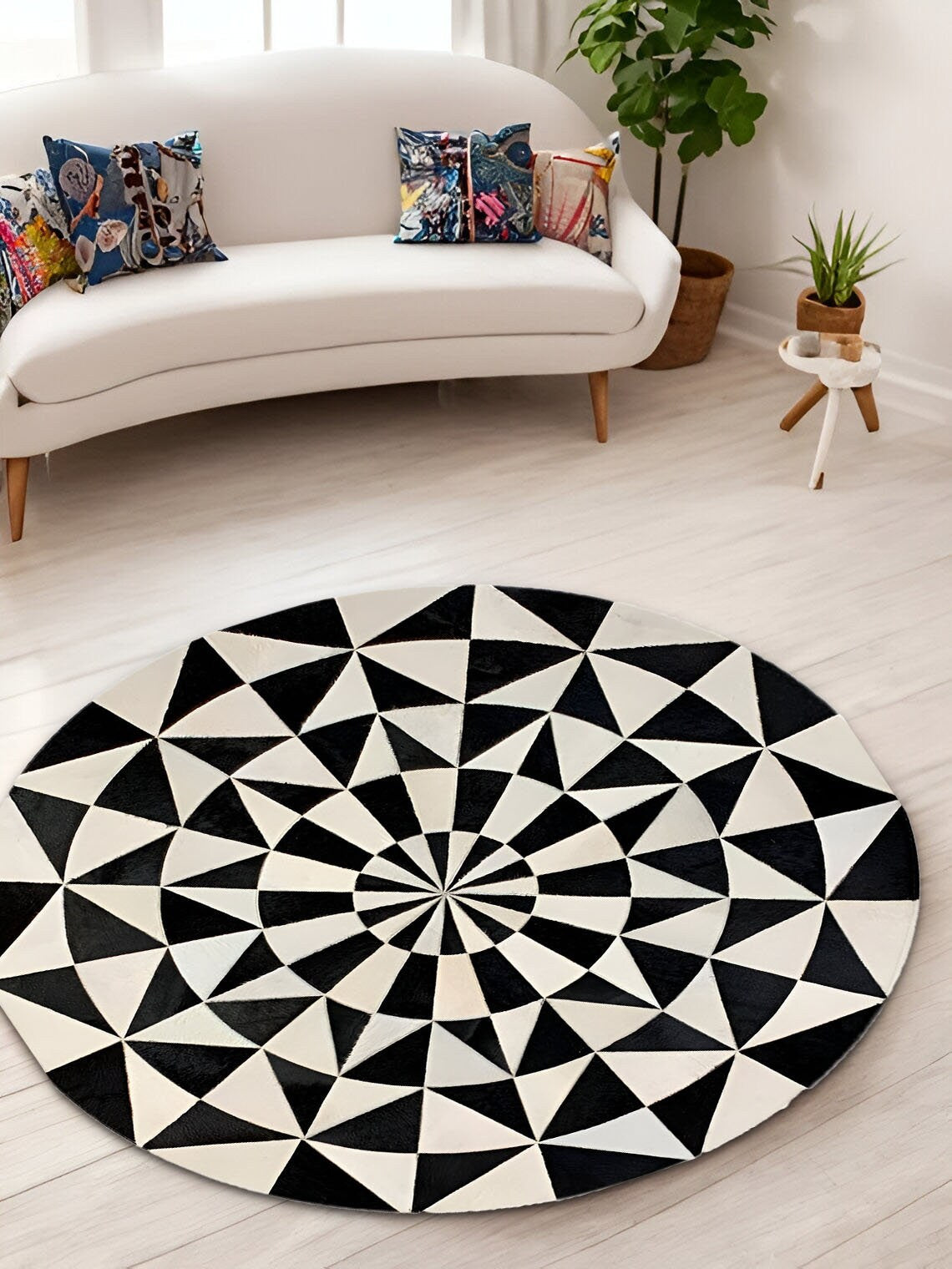 Black And White Handmade Real Cowhide Round Rug , Luxury Office Carpet