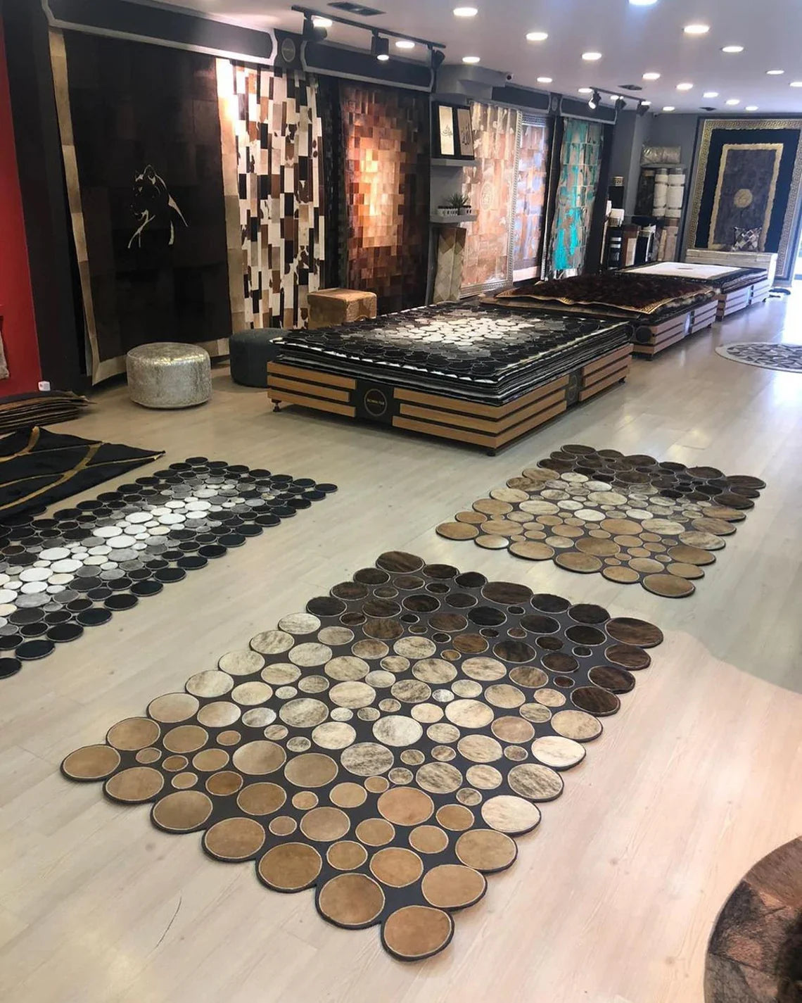 Genuine Handmade Tricolor Cowhide 6x8 Rug , Patchwork Corridor Carpet