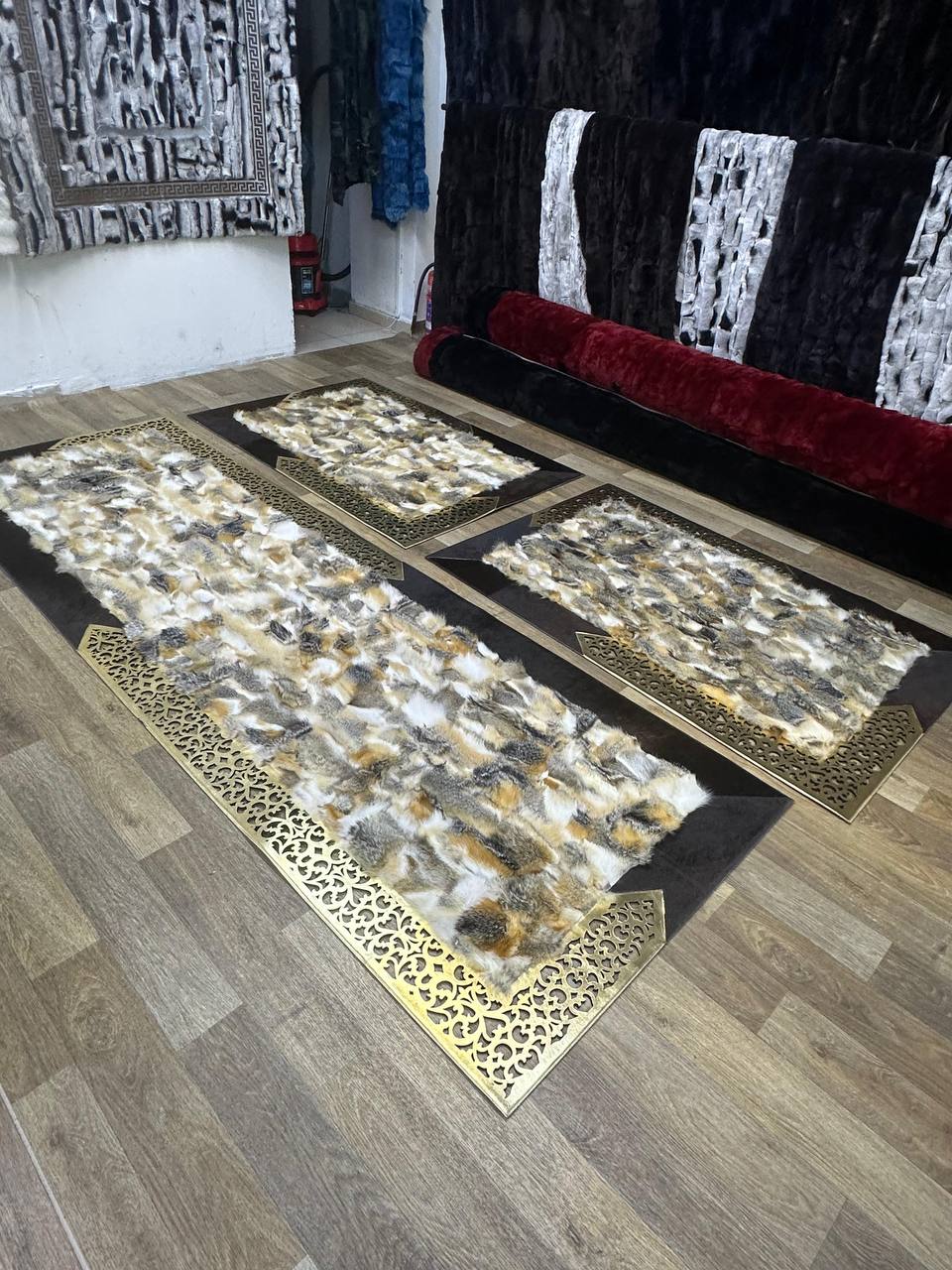 Handmade Natural  Genuine Fluffy Fox Fur Area 8 x 10 Rug for Child Room