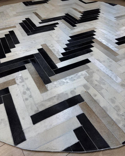 Handmade Geometric Round Cowhide Patchwork Rug, Black White Large Cowskin Patchwork Rug for Home Decor, Non Slip Round Rug