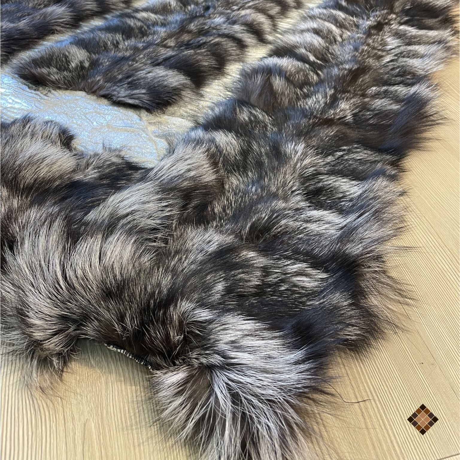 Silver Gray Genuine Fox Fur Area Rug with Natural Fur Texture - WONDERFURRUG