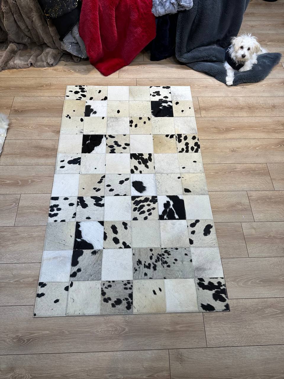 Black and White 100% Genuine Handmade Cow Skin Carpet, Natural Cowhide Patchwork Rug