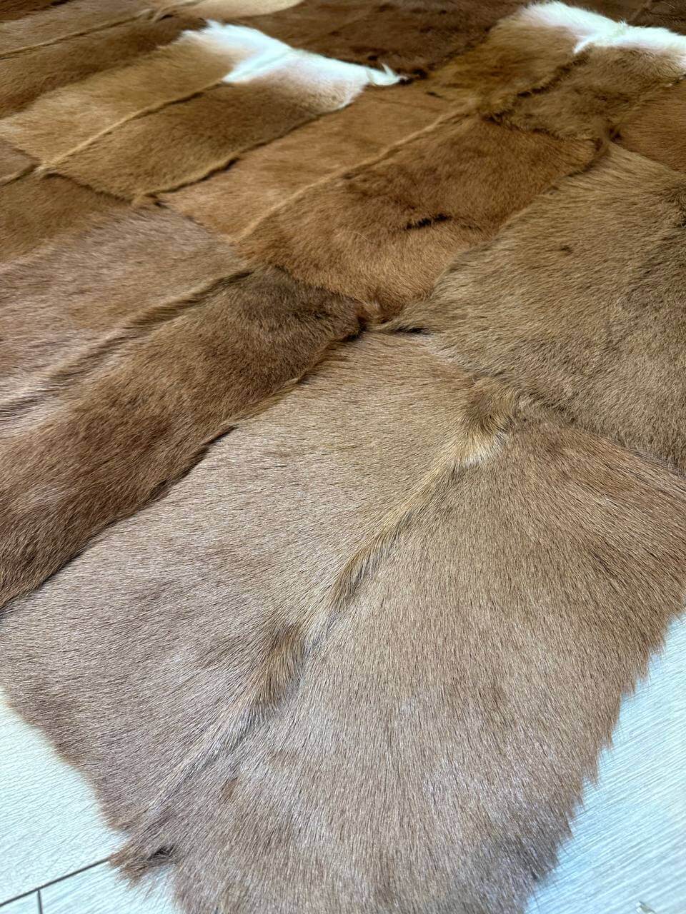 100% Natural Handmade Brown And White Soft Goatskin Fluffy Area Carpet