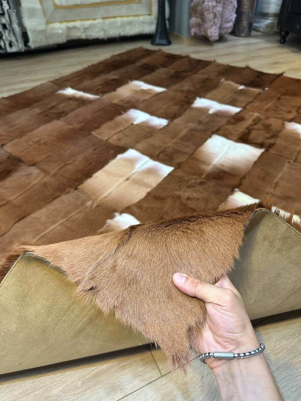 100% Natural Handmade Brown And White Soft Goatskin Fluffy Area Carpet